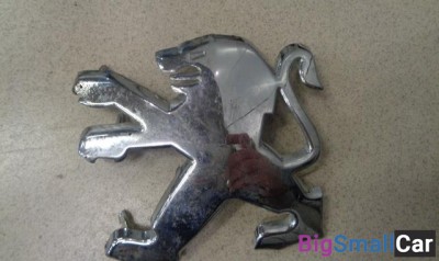 Эмблема передняя от Peugeot 308 1 2007-2013 - купить Городке 2