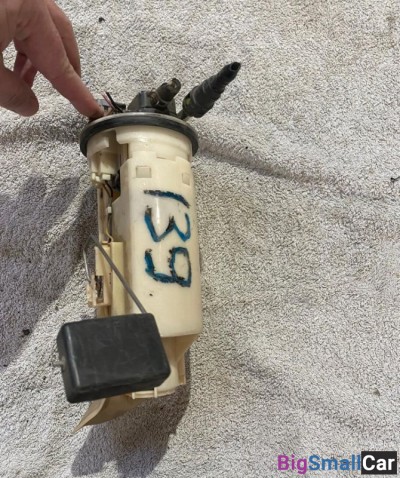 Насос топливный Судзуки Альто рш Suzuki alto RH - купить Городке 2