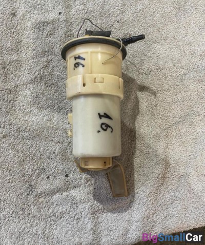 Насос топливный Toyota IST 1NZ - купить Городке 2