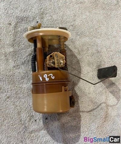 Насос топливный Nissan March K12 - купить Городке 2