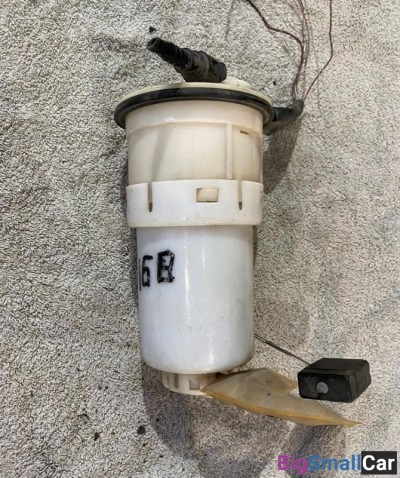 Насос топливный Toyota Funcargo - купить Городке 2