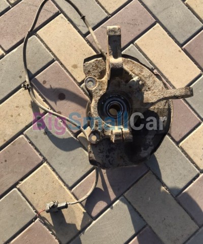 Поворотный кулак Mitsubishi Lancer 9